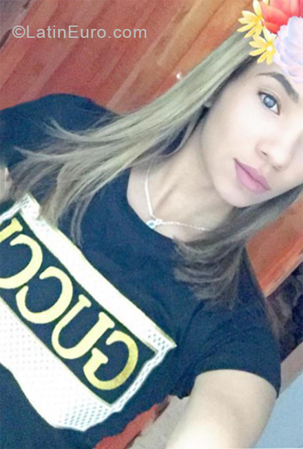 Date this young Dominican Republic girl Jatna from Santo Domingo DO34121