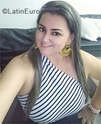 Date this happy Colombia girl FERNANDA from Neiva CO25015