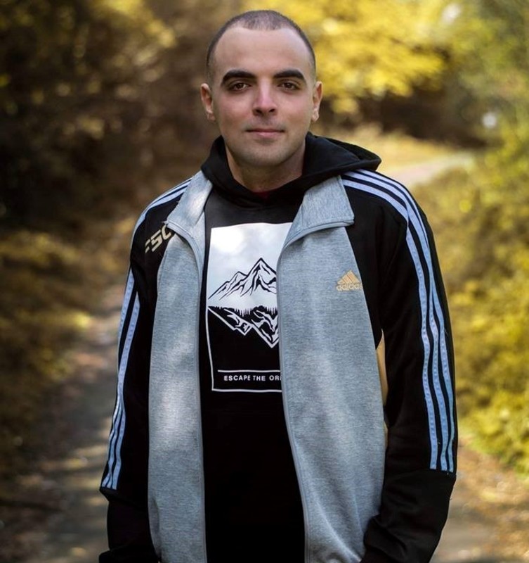 Date this delightful United Kingdom man Habib from Newcastle GB980