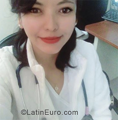 Date this gorgeous Peru girl Roxana from Tacna PE1367