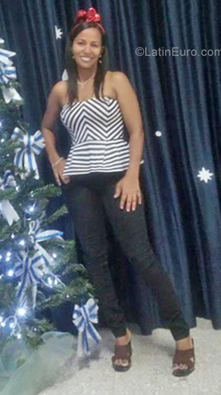 Date this tall Dominican Republic girl Ofelia from Santiago DO34415