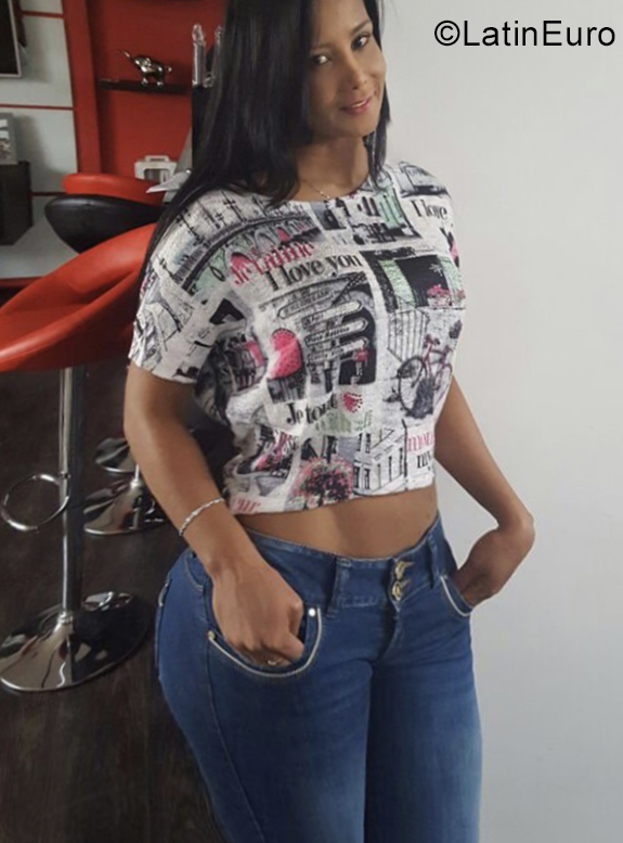 Date this hot Colombia girl Johanna from Bogota CO25173