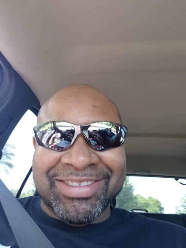 Date this delightful United States man Derrick from Aurora US19918