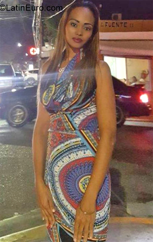 Date this lovely Dominican Republic girl Angelita from Santiago DO34561