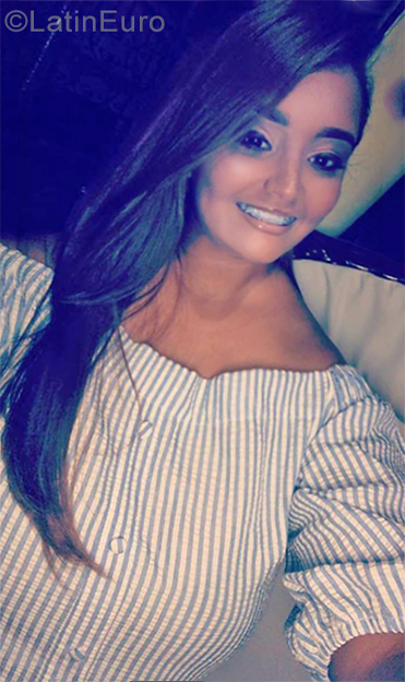 Date this sensual Dominican Republic girl Lissette from Santo Domingo DO34605