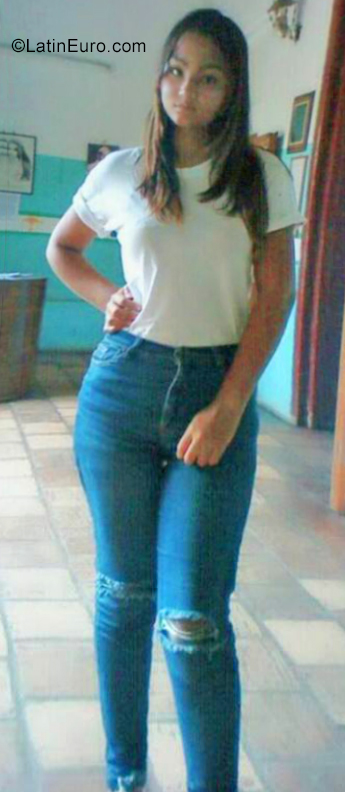 Date this georgeous Colombia girl Gabriela from Medellin CO25307