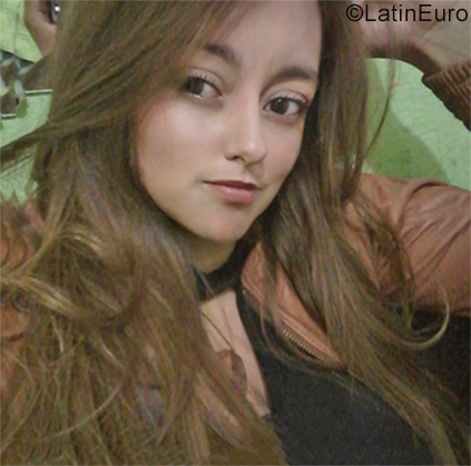 Date this cute Ecuador girl Alejandra from Quito EC331