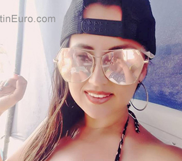 Date this exotic Colombia girl Carolina from Ibague CO25508