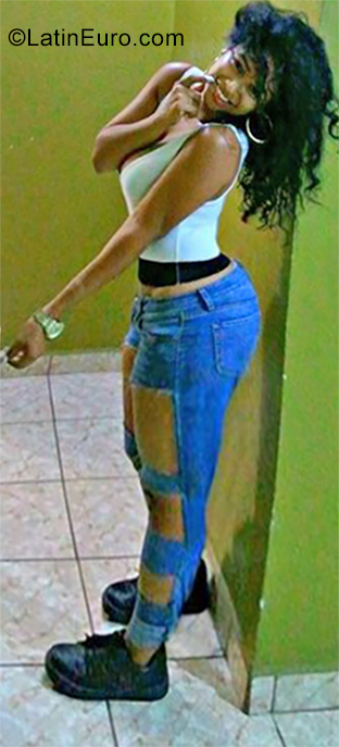 Date this exotic Dominican Republic girl Ariana from La Romana DO39989