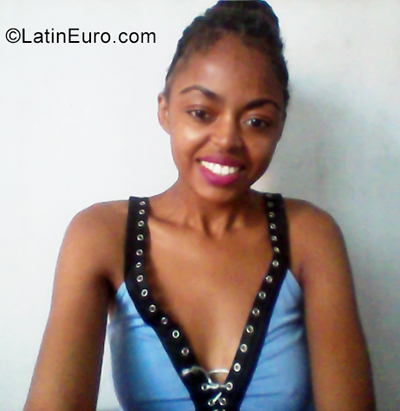 Date this gorgeous Brazil girl Gessica from Belo Horizonte BR10851