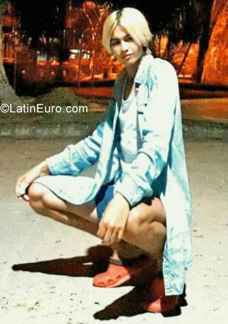 Date this happy Colombia girl Exteria from Neiva CO25611