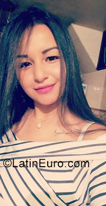 Date this gorgeous Colombia girl Daniela from Bogota CO25641