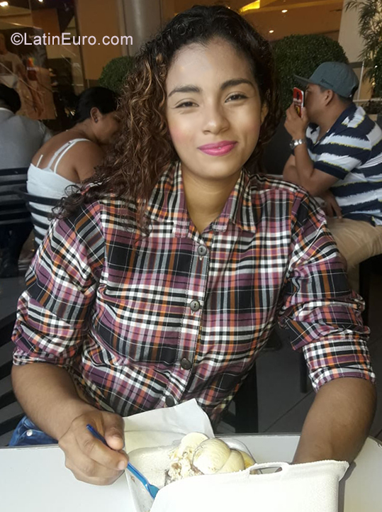 Date this tall Ecuador girl Betsy from Guayaquil EC344