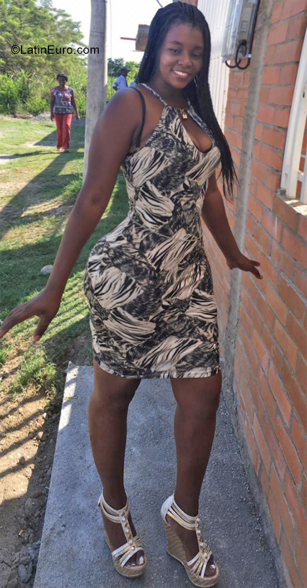 Date this gorgeous Colombia girl Johana from Cali CO25755