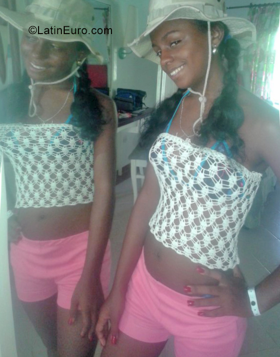 Date this georgeous Cuba girl Laura from Santiago De Cuba CU550