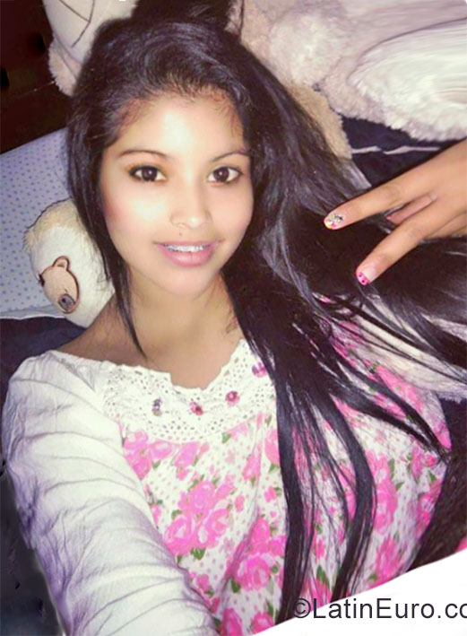 Date this delightful Colombia girl Paola from Bogota CO25818