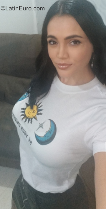 Date this pretty Colombia girl Viviana from Cartago CO25828