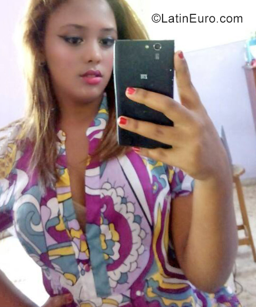 Date this beautiful Dominican Republic girl Milagros from Santo Domingo DO35642