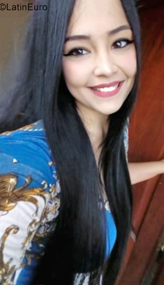 Date this georgeous Argentina girl Daniela from Buenos Aires AR217