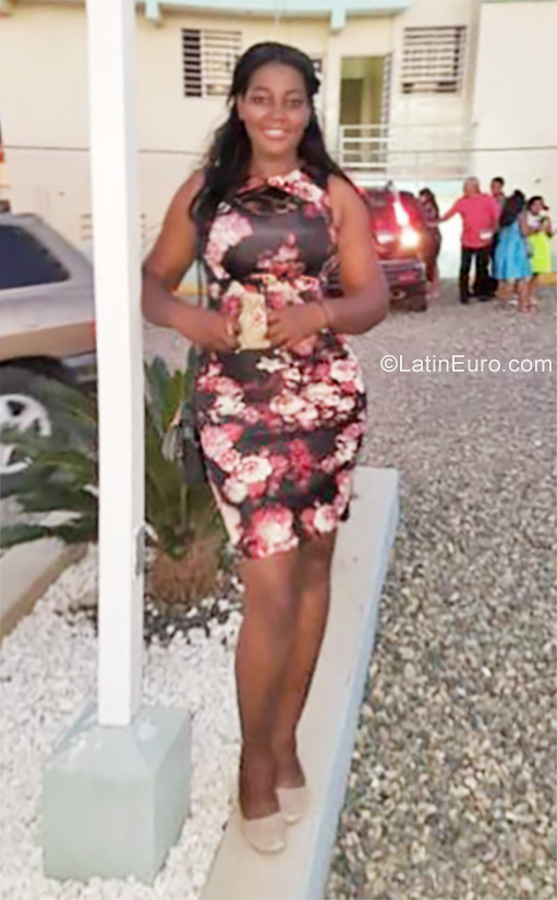 Date this athletic Dominican Republic girl Josefina from Mao Valverde DO37217