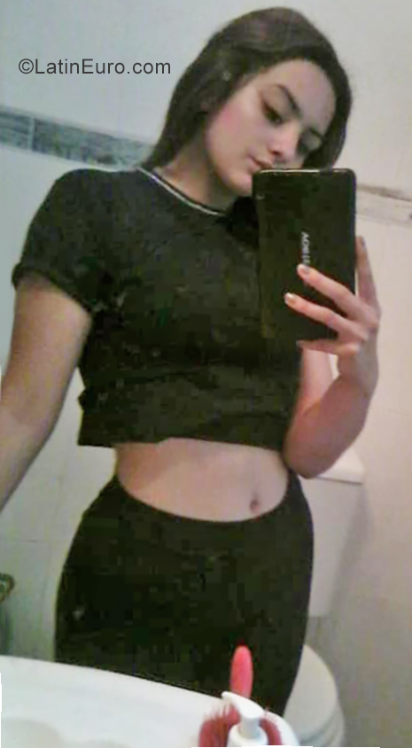 Date this hard body Argentina girl Rocio from Santa Fe AR223