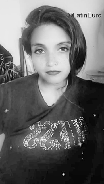 Date this beautiful Colombia girl Electra from Bogota CO25918