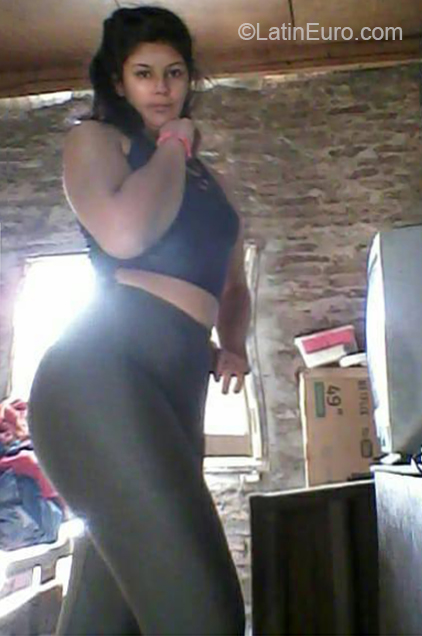 Date this athletic Argentina girl Mariluz from Buenos Aires AR225