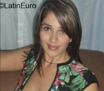 Date this charming Colombia girl Monica from Armenia CO25978