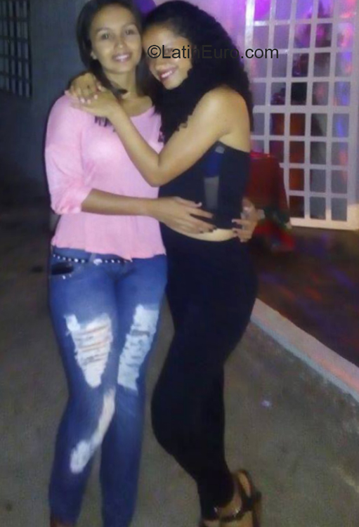Date this happy Venezuela girl Mariana from Ciudad Guayana VE2695