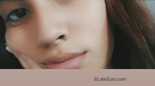 Date this delightful Argentina girl April from San Juan AR237