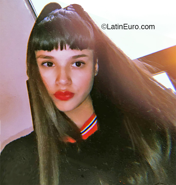 Date this cute Argentina girl Angela from Buenos Aires AR239
