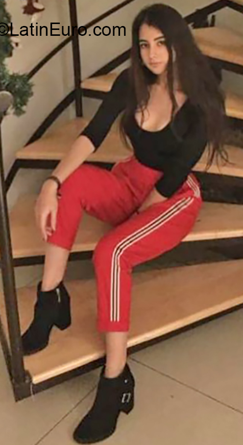 Date this hot Venezuela girl Yuseli from Bolívar VE2712