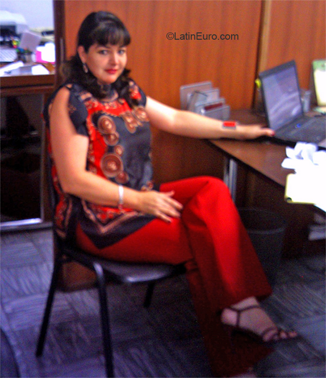 Date this hot Colombia girl Yimena from Cali CO26093