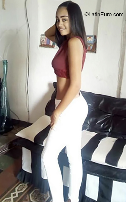 Date this exotic Venezuela girl Venezolana from Caracas VE2716