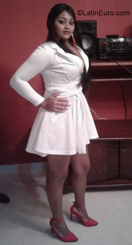 Date this cute Dominican Republic girl Cinthia from Santo Domingo DO36289
