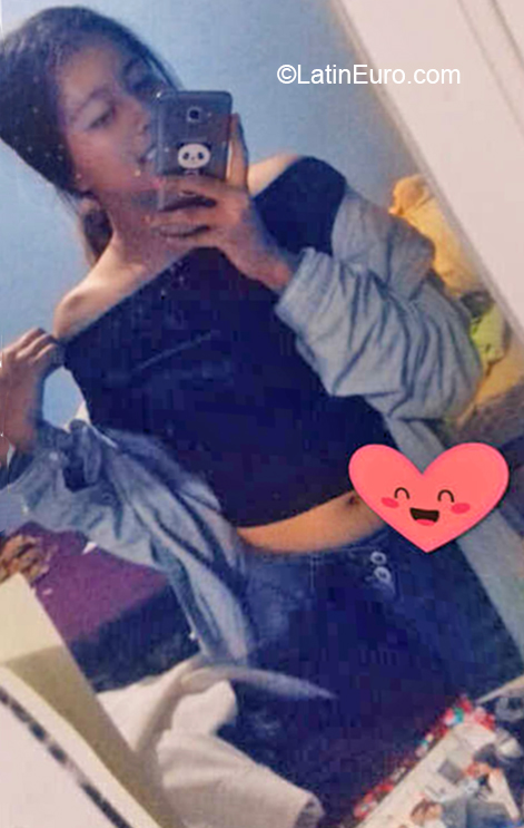 Date this hard body Mexico girl Gabriela from Rio Bravo MX1705