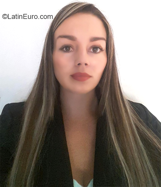 Date this sensual Colombia girl Yuri from Pereira CO26217