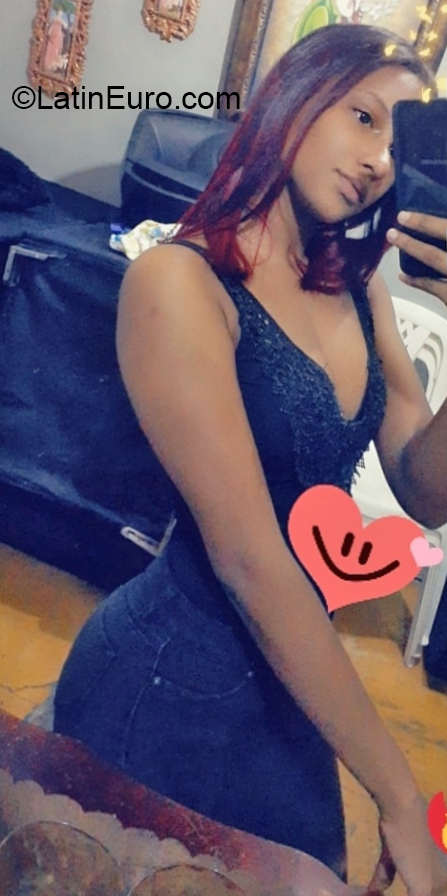 Date this good-looking Dominican Republic girl Emi from Santiago DO36427