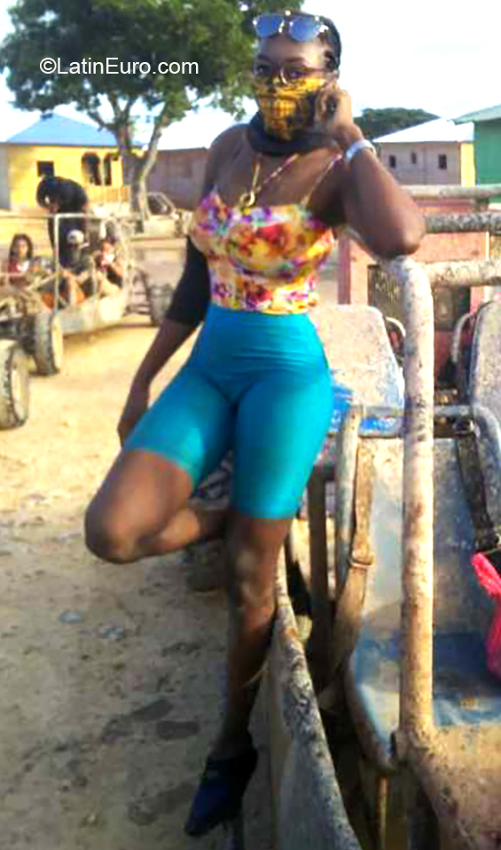 Date this georgeous Dominican Republic girl Elisa from Santo Domingo DO36631