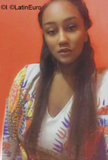 Date this sultry Dominican Republic girl Noemy from Santo Domingo DO36713