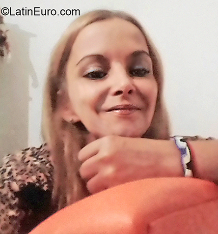 Date this athletic Uruguay girl Alicia from Montevideo UY33