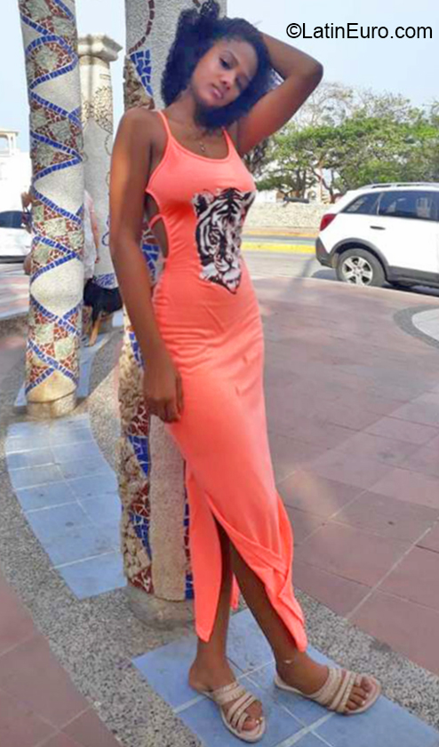 Date this lovely Colombia girl Wendy from La Guajira CO26371