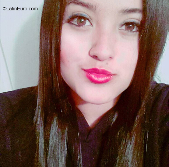Date this beautiful Ecuador girl Jhoana from Guaranda EC411
