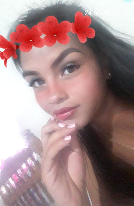 Date this delightful Colombia girl Celeste from Medellin CO26456