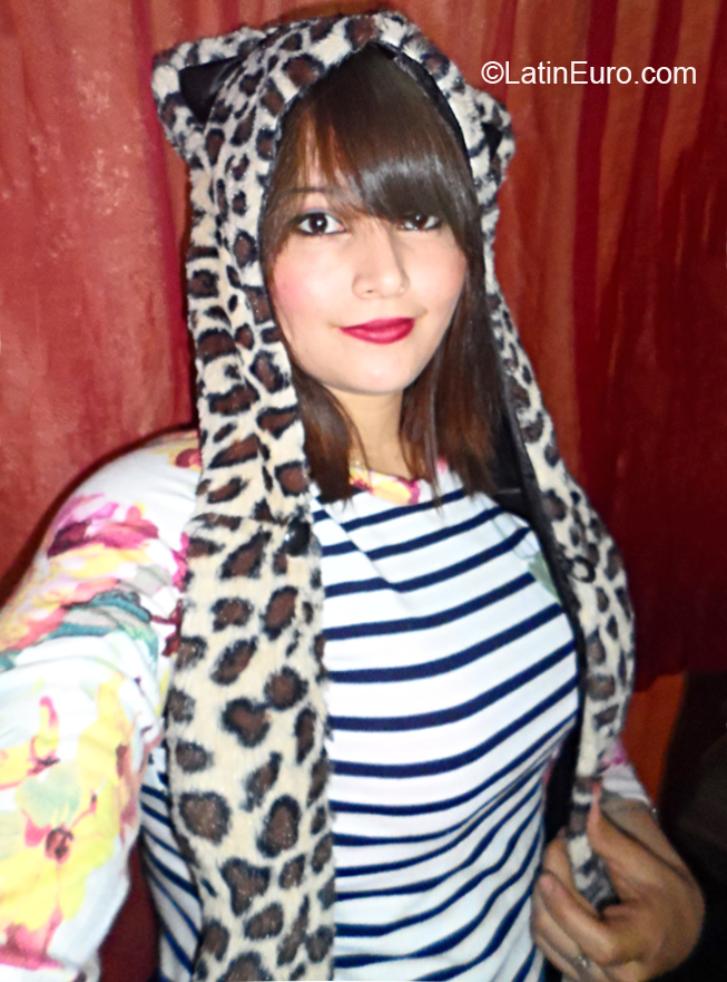 Date this charming El Salvador girl Monika from San Salvador SV104