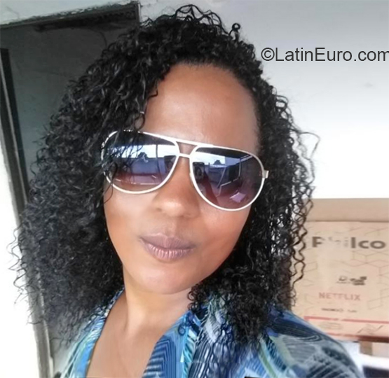 Date this lovely Brazil girl Izaudethe from Serra BR11000