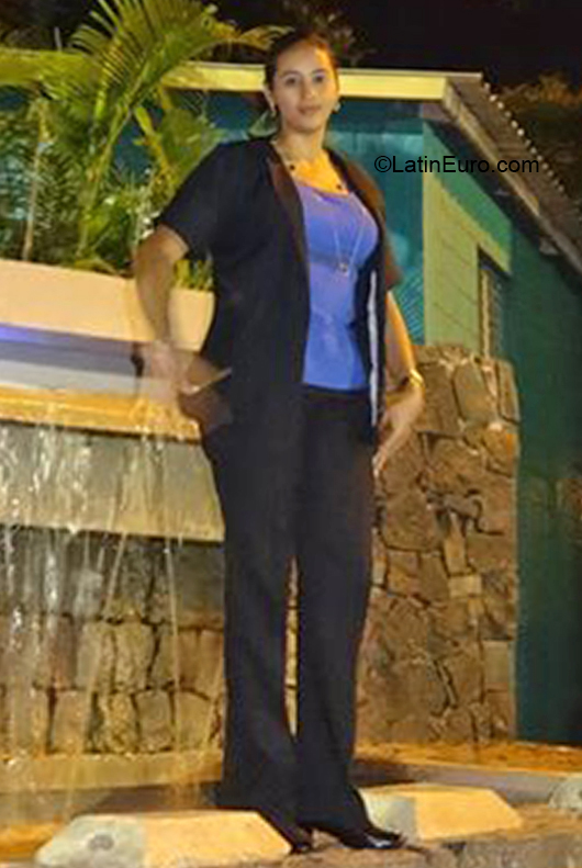 Date this fun Honduras girl Dilcia from Tegucigalpa HN2740
