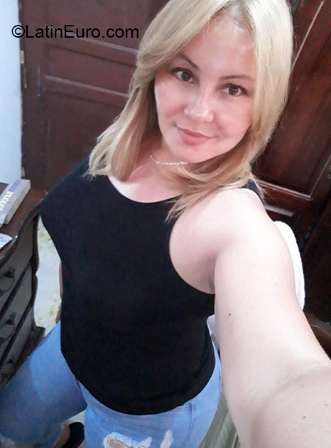 Date this exotic Dominican Republic girl Evelyn from Santiago DO36974