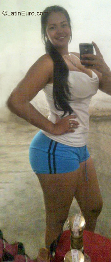 Date this hard body Venezuela girl Krismar from Barinas VE3035