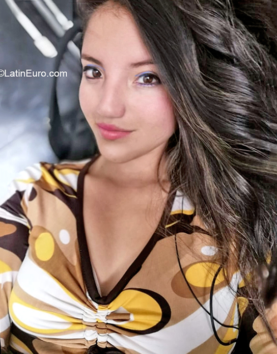 Date this tall Ecuador girl Dayana from Ibarra EC419